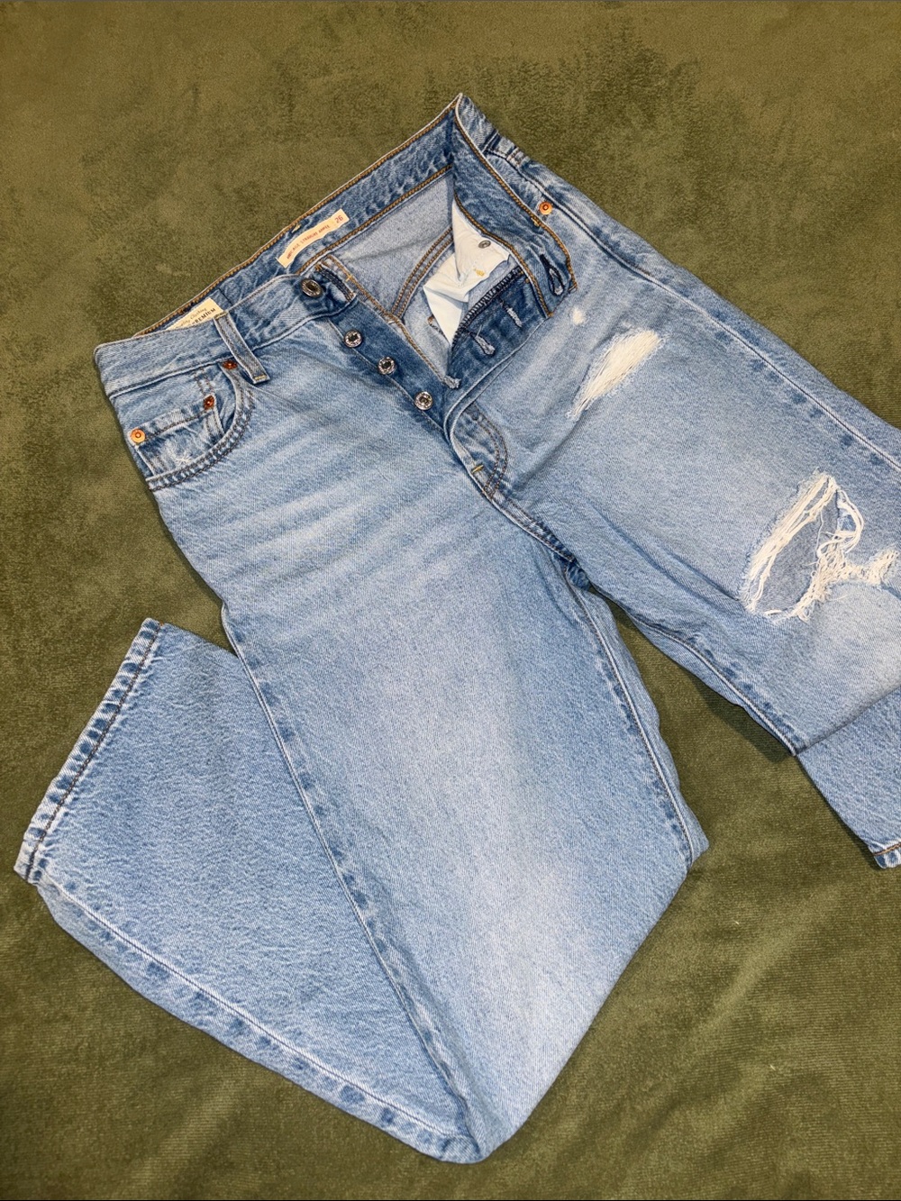 levi’s ribcage straight ankle distressed light blue women’s jeans
